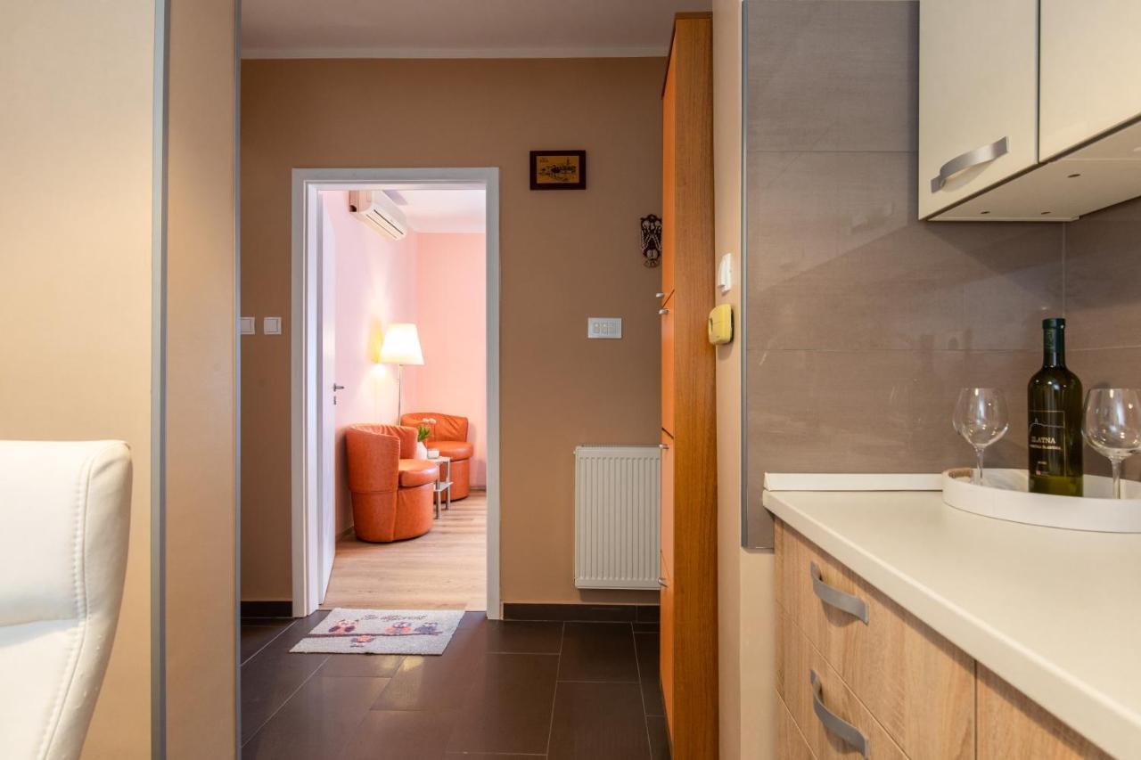 Appartamento Apartman Ruza Krk Town Esterno foto