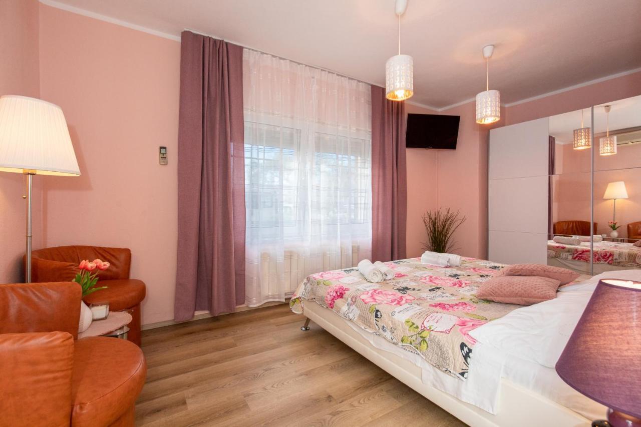 Appartamento Apartman Ruza Krk Town Esterno foto